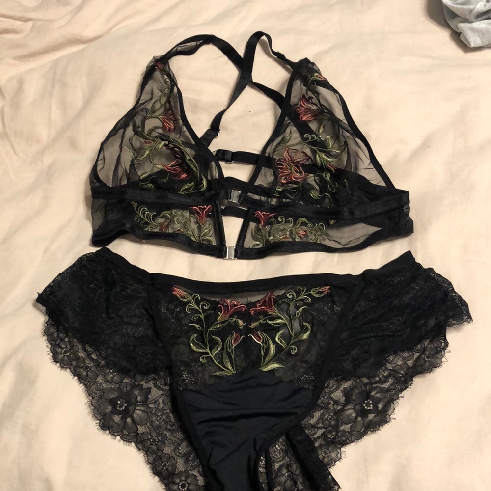 Thistle and Spire bralette and panties set 2x
